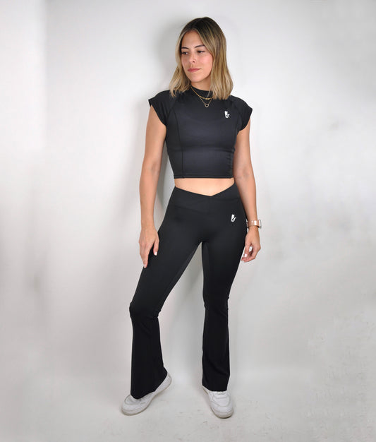 Conjunto manga corta y flared pants