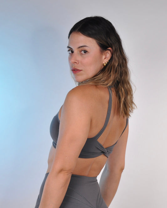 Sport bra twisted