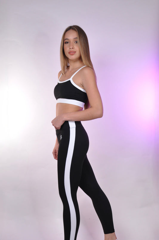 Conjunto con lineas y leggings