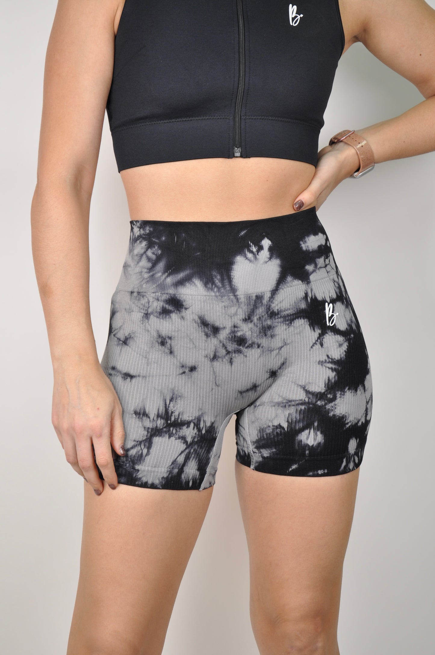 Shorts tie dye text