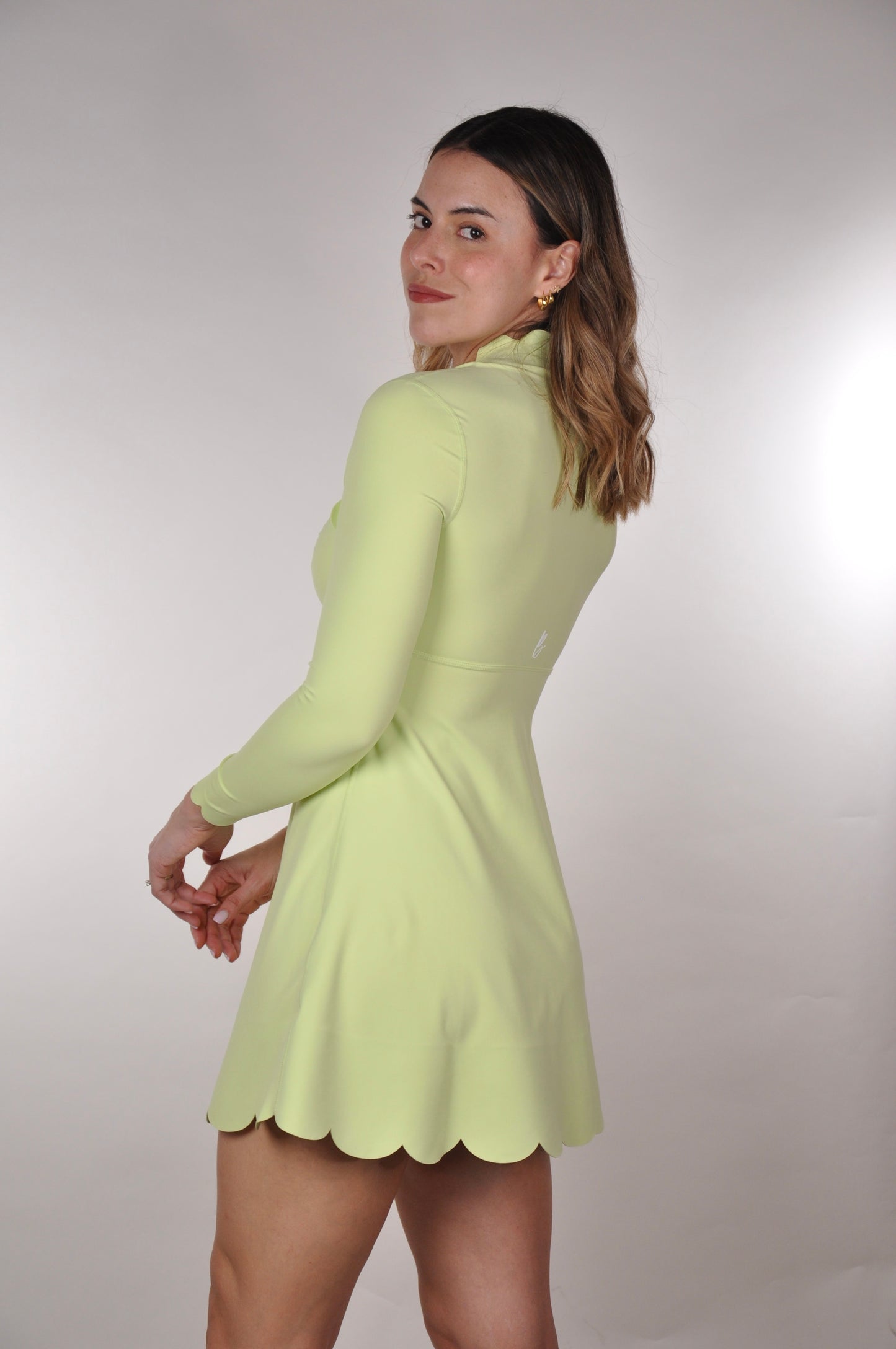 Vestido manga larga scalloped