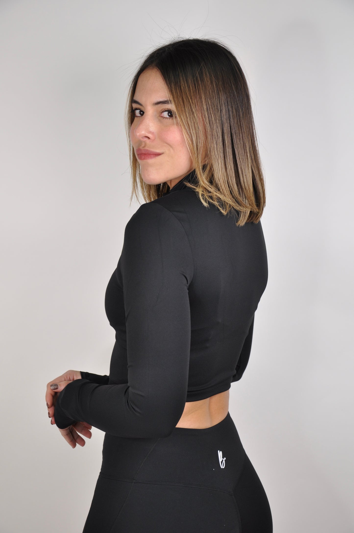 Top manga larga cropped