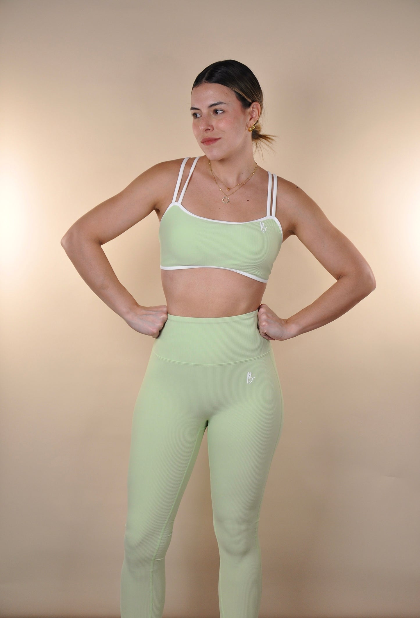 Conjunto con borde y leggings text