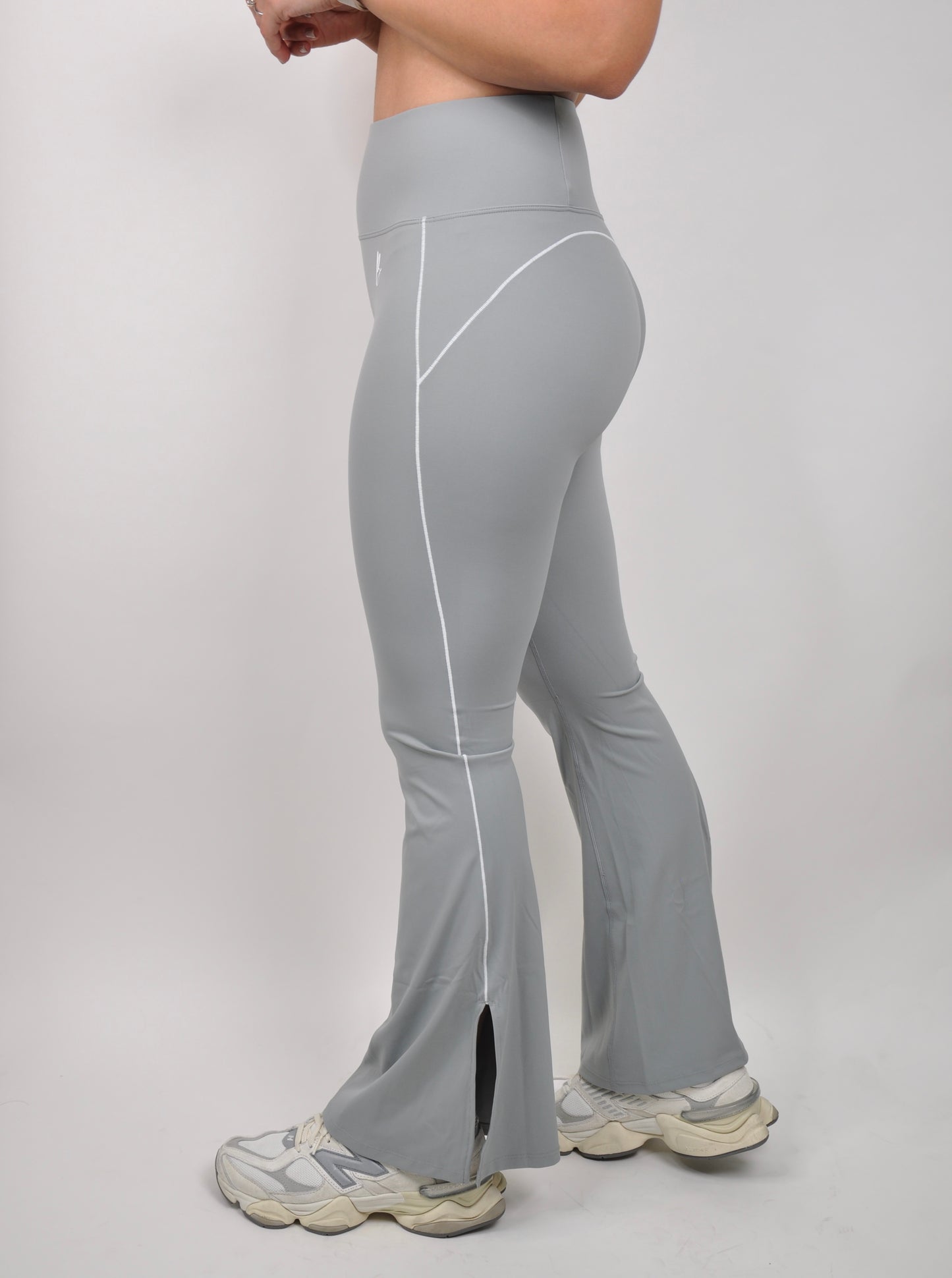 Flared pants abiertos de borde