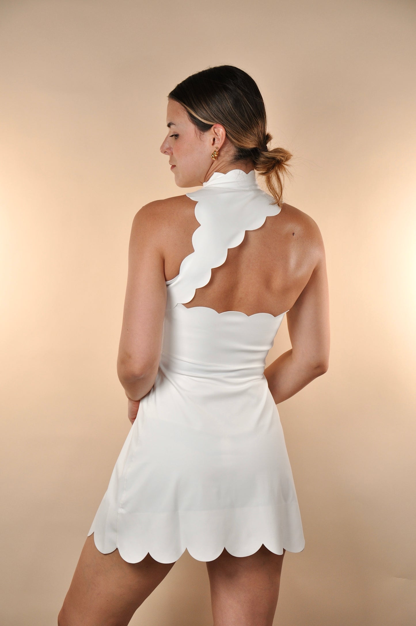 Vestido halter scalloped