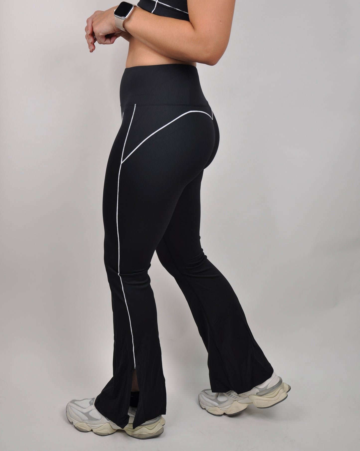 Flared pants abiertos de borde