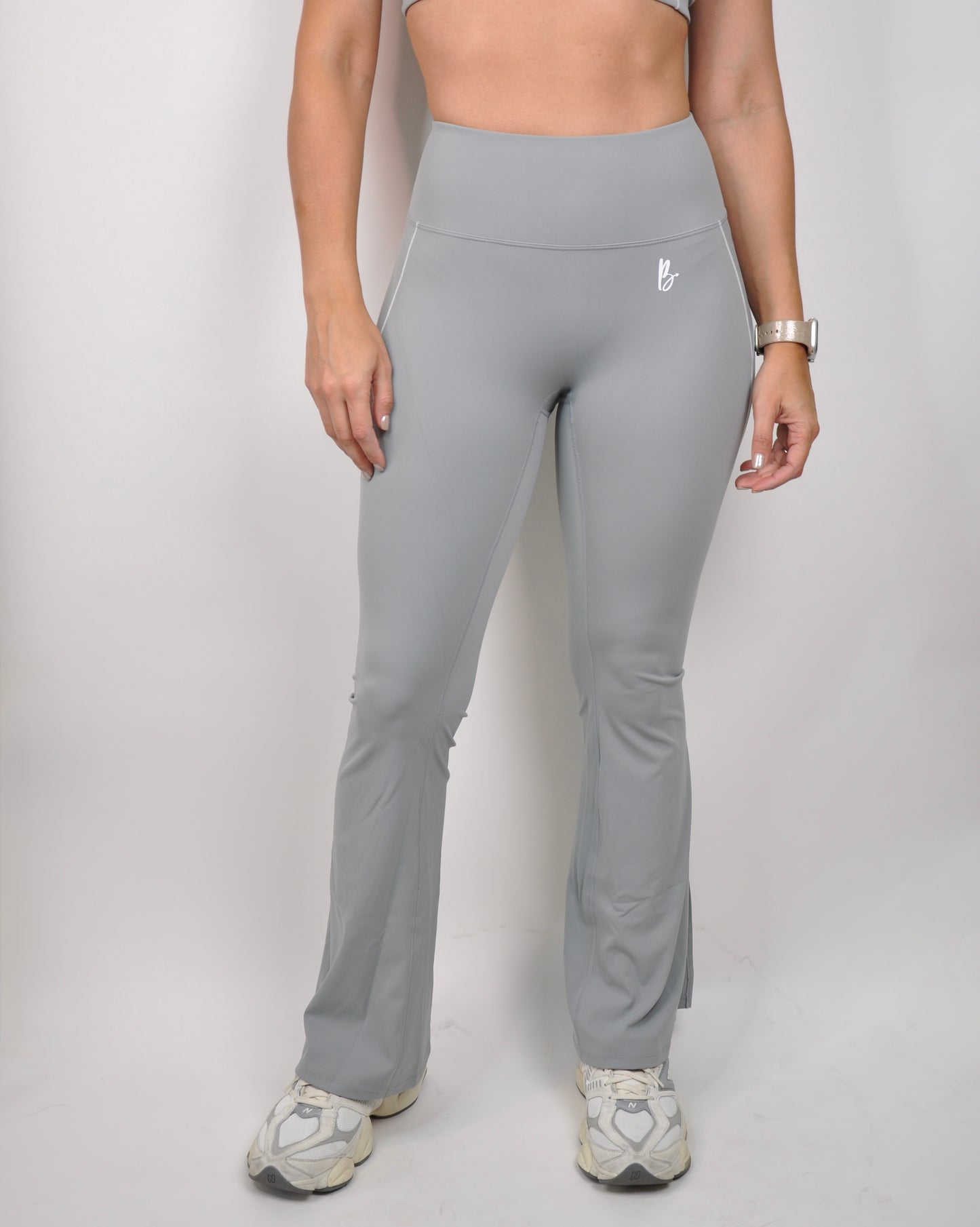 Flared pants abiertos de borde