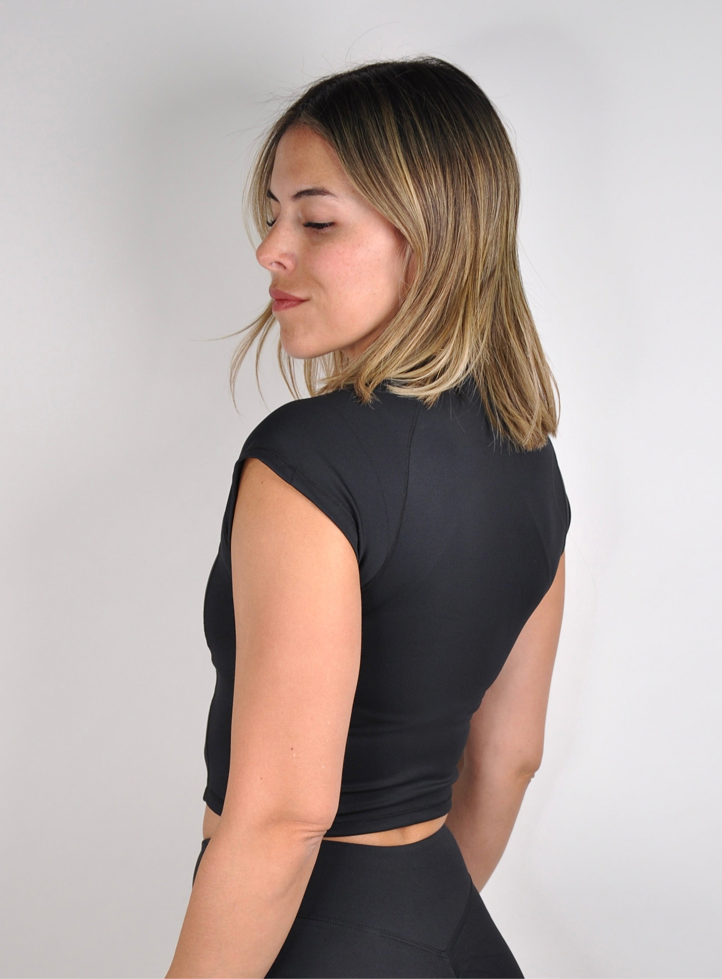 Top manga corta cropped
