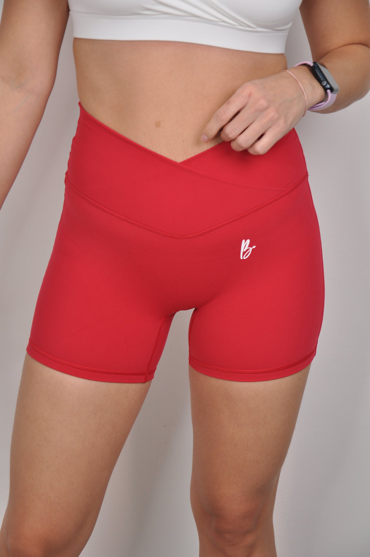 Shorts V cut con costura