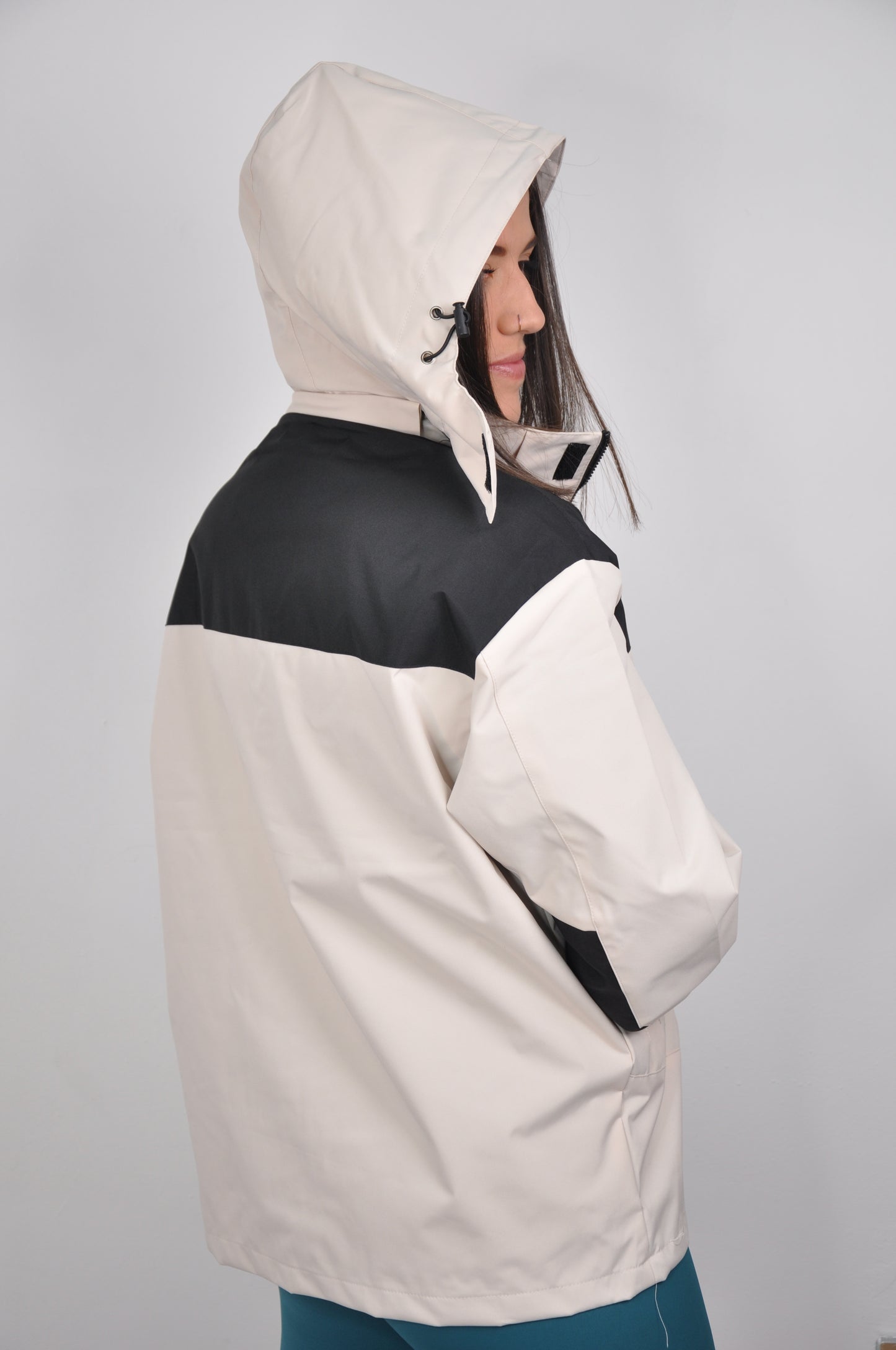 Chaqueta bicolor de cierre oversized