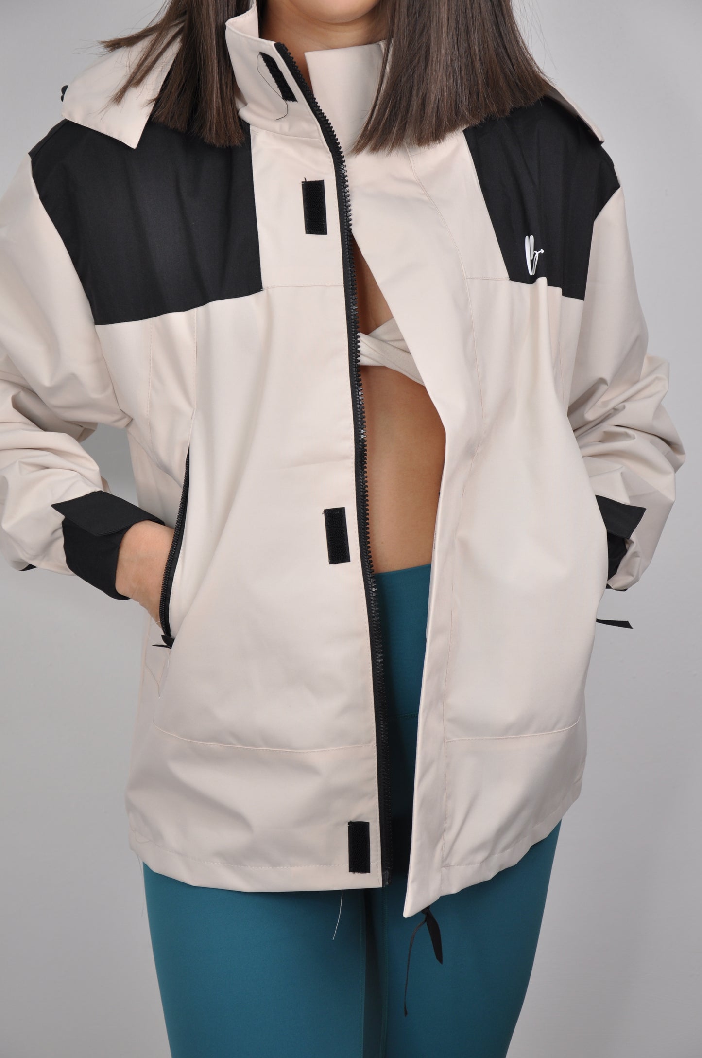 Chaqueta bicolor de cierre oversized