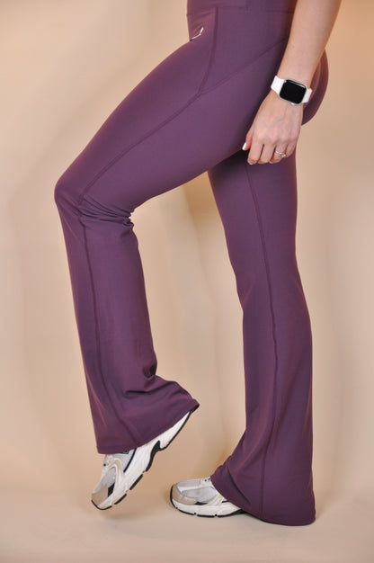 Conjunto backless y flared pants