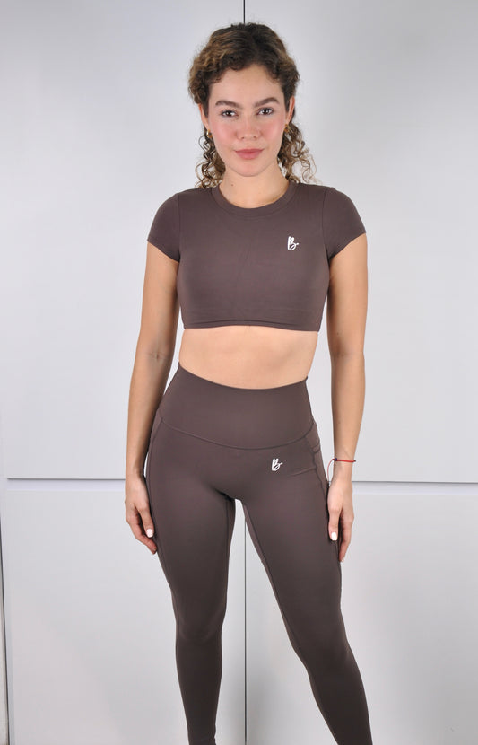 Conjunto manga corta backless y leggings