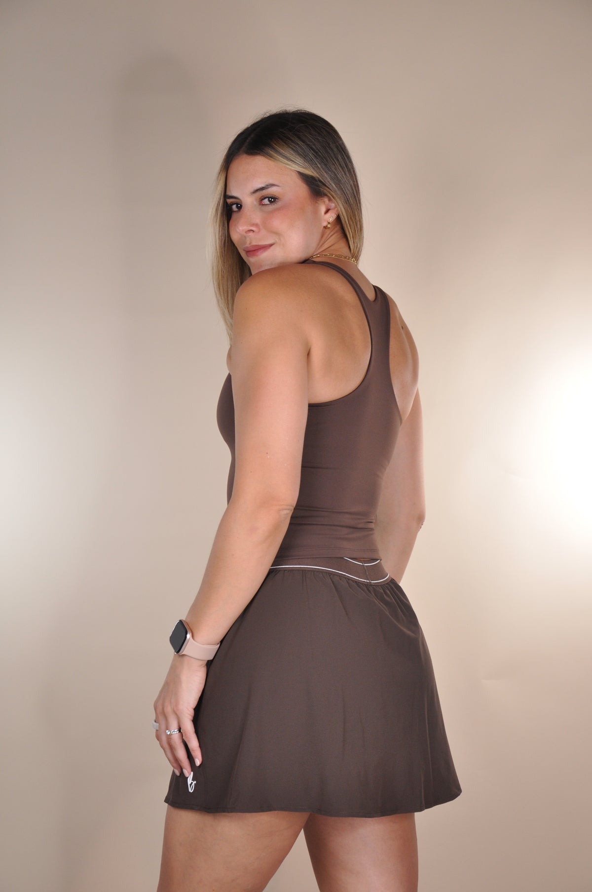 Conjunto top largo y falda con borde