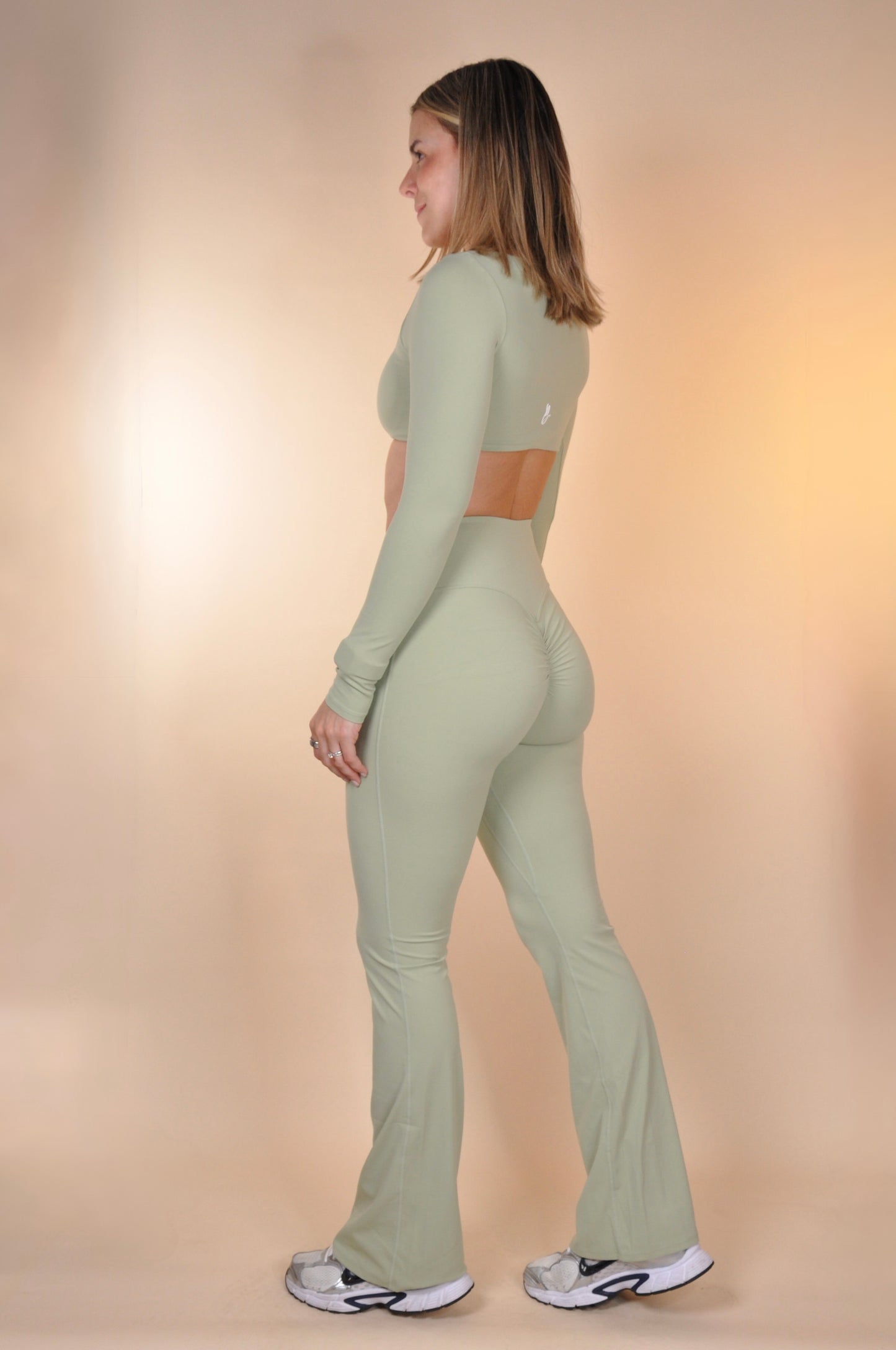 Conjunto manga larga y flared pants