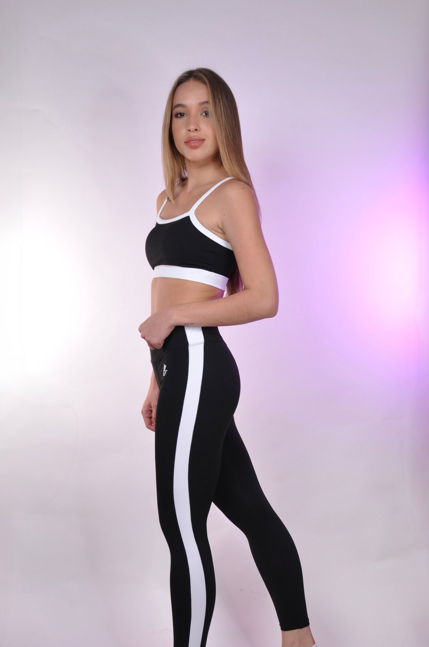 Conjunto con lineas y leggings