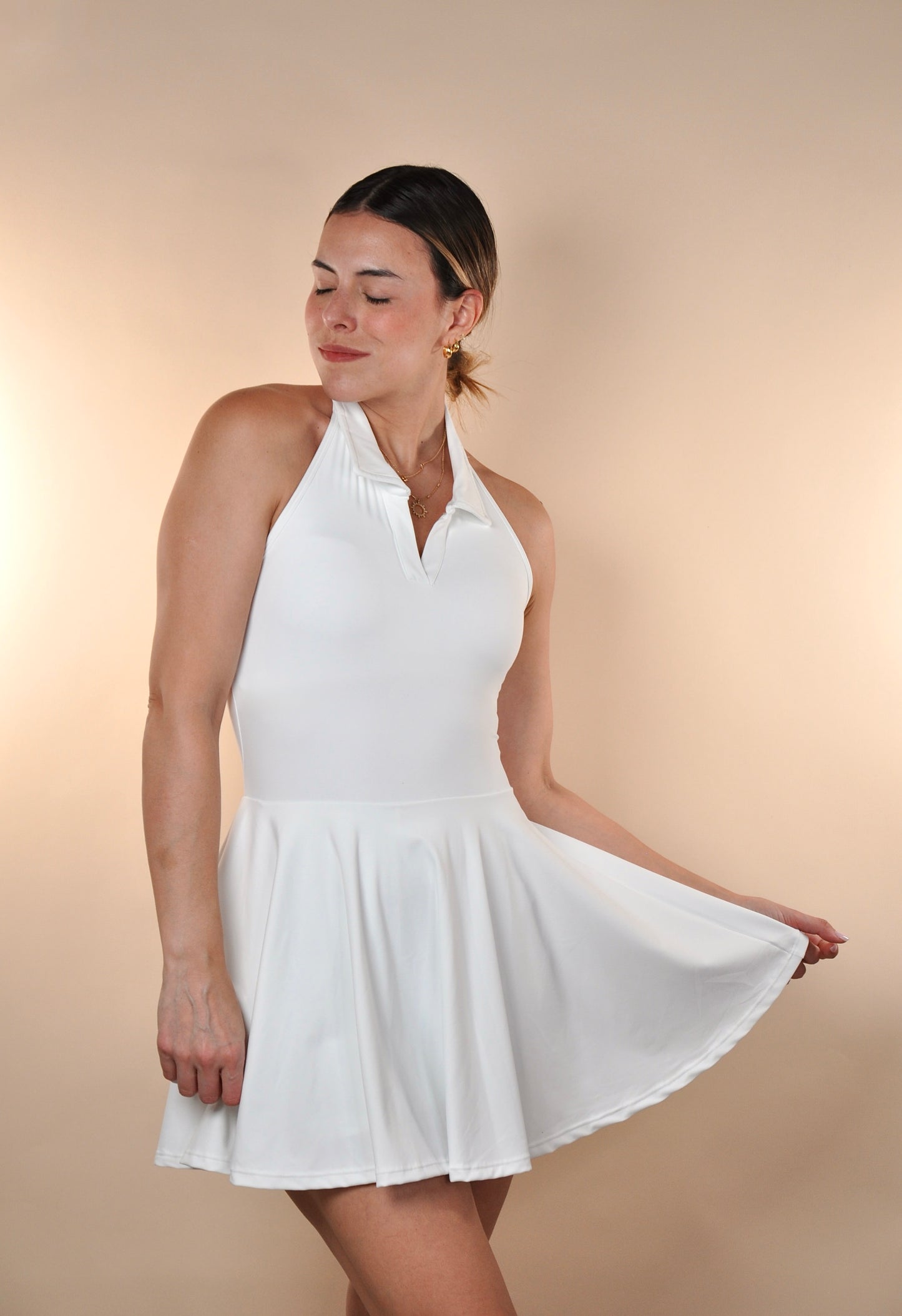 Vestido de cuello unicolor