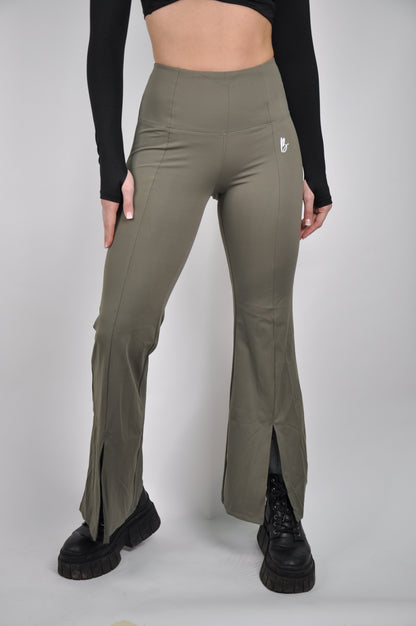 Flared pants abiertos