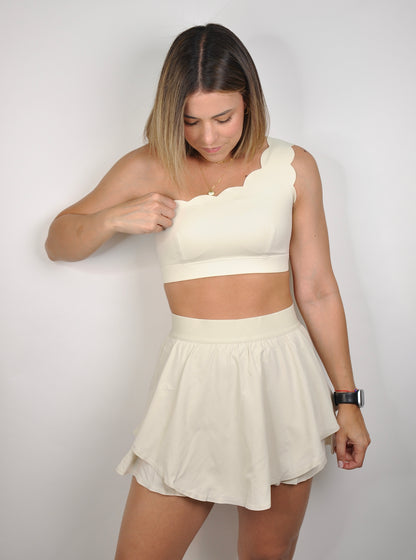 Conjunto top de lado scalloped y falda lisa