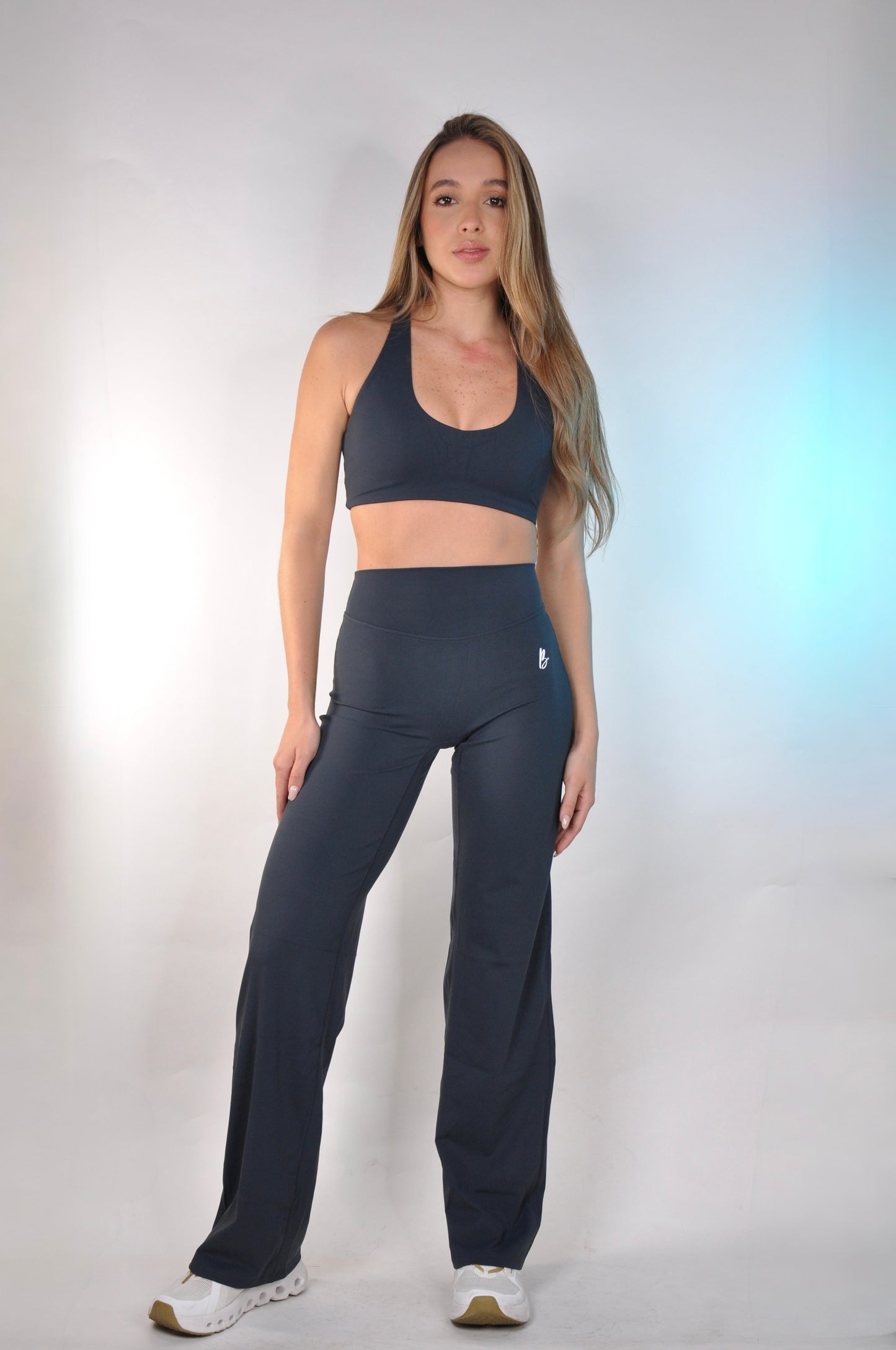 Conjunto de bra y pants bota recta