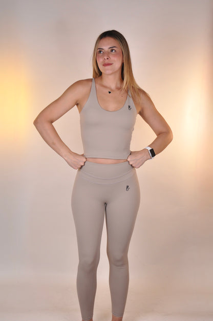 Conjunto top largo y leggings