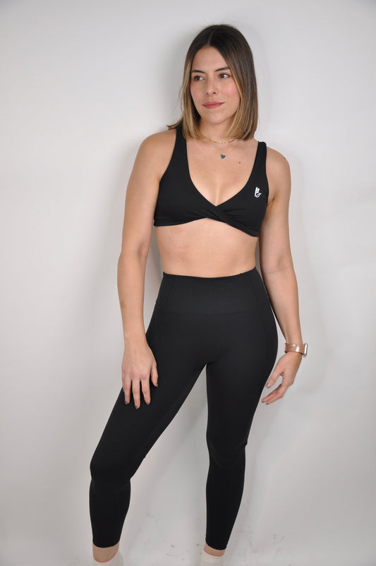 Conjunto twisted y leggings