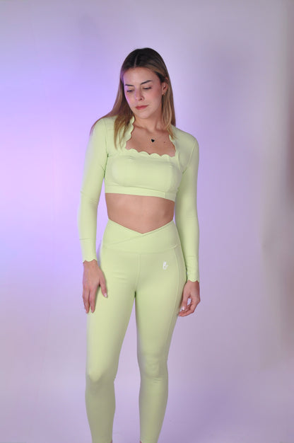 Conjunto manga larga scalloped y leggings V cut