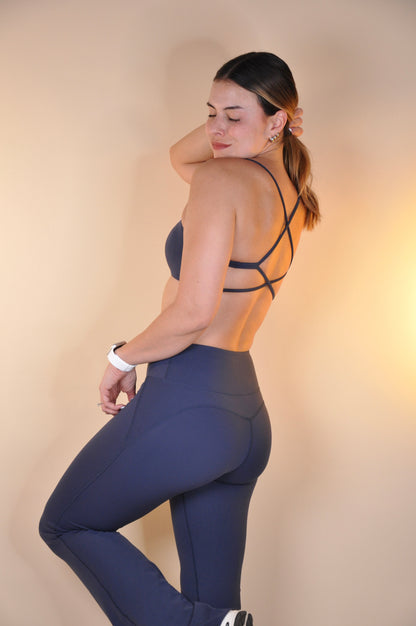 Conjunto backless y flared pants