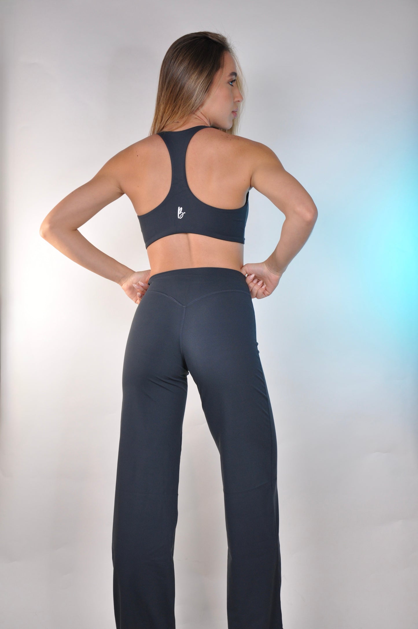 Conjunto de bra y pants bota recta