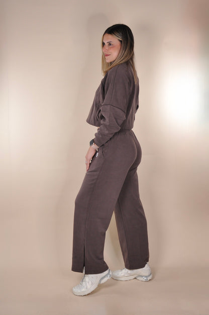 Conjunto de jacket y sweatpants abiertos