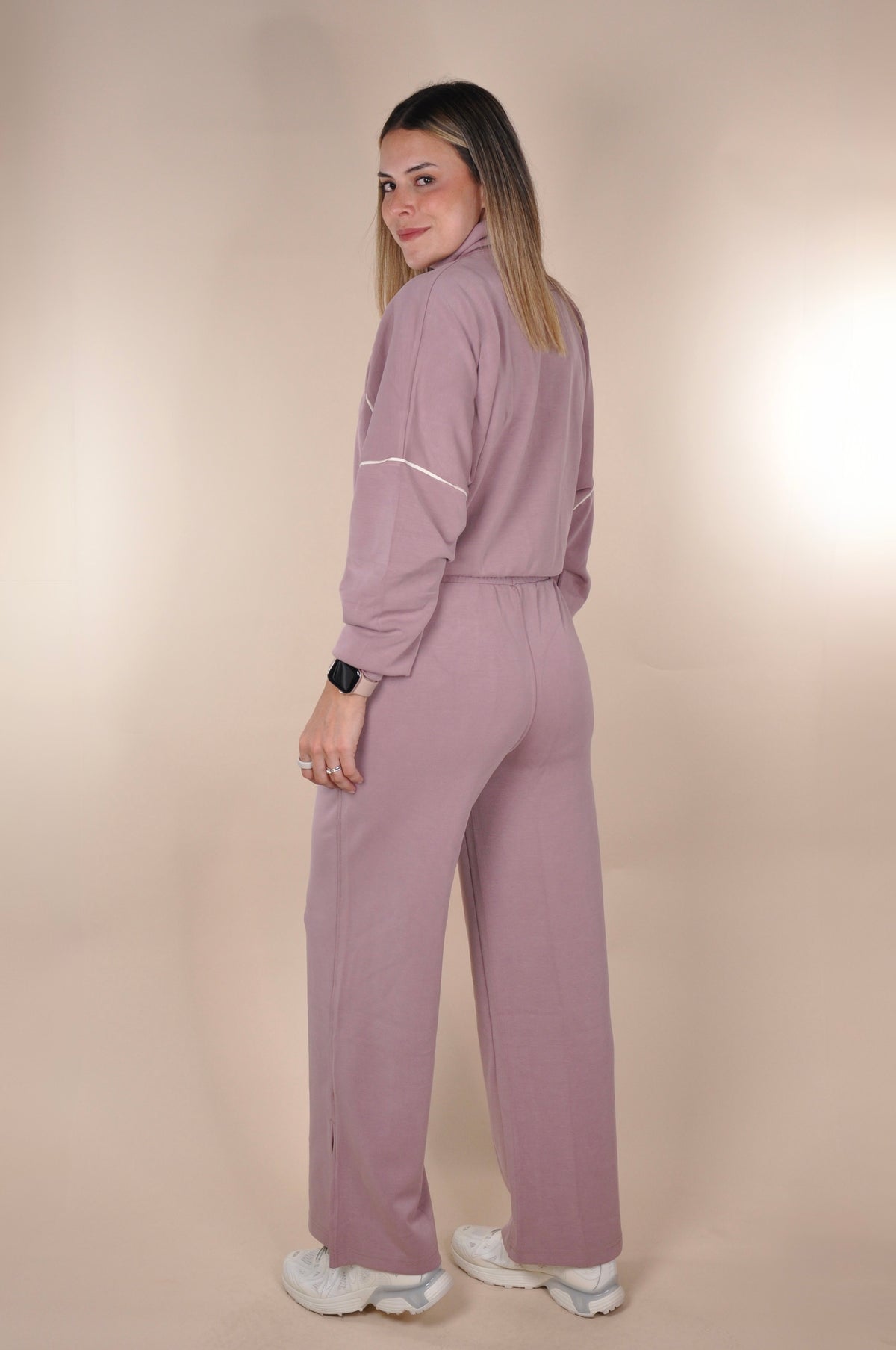 Conjunto de jacket y sweatpants abiertos