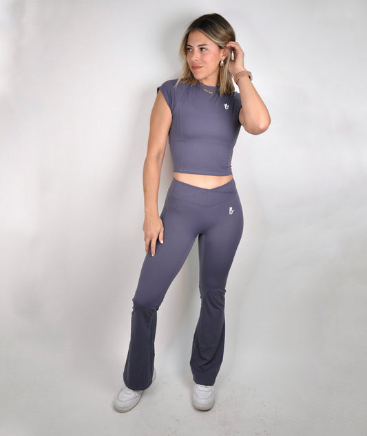 Conjunto manga corta y flared pants