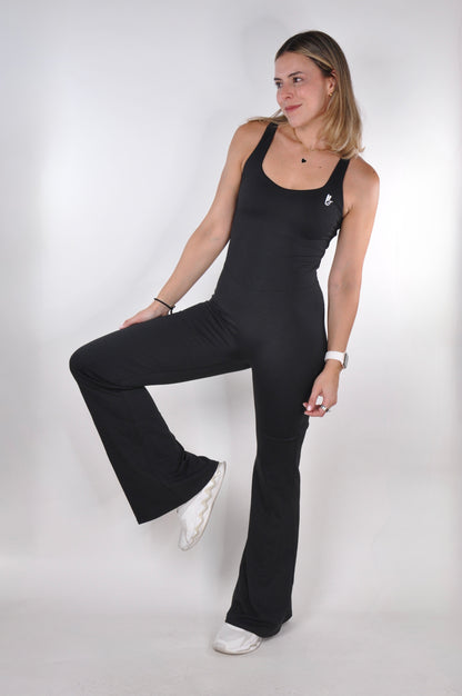 Enterizo de tiritas y flared pants