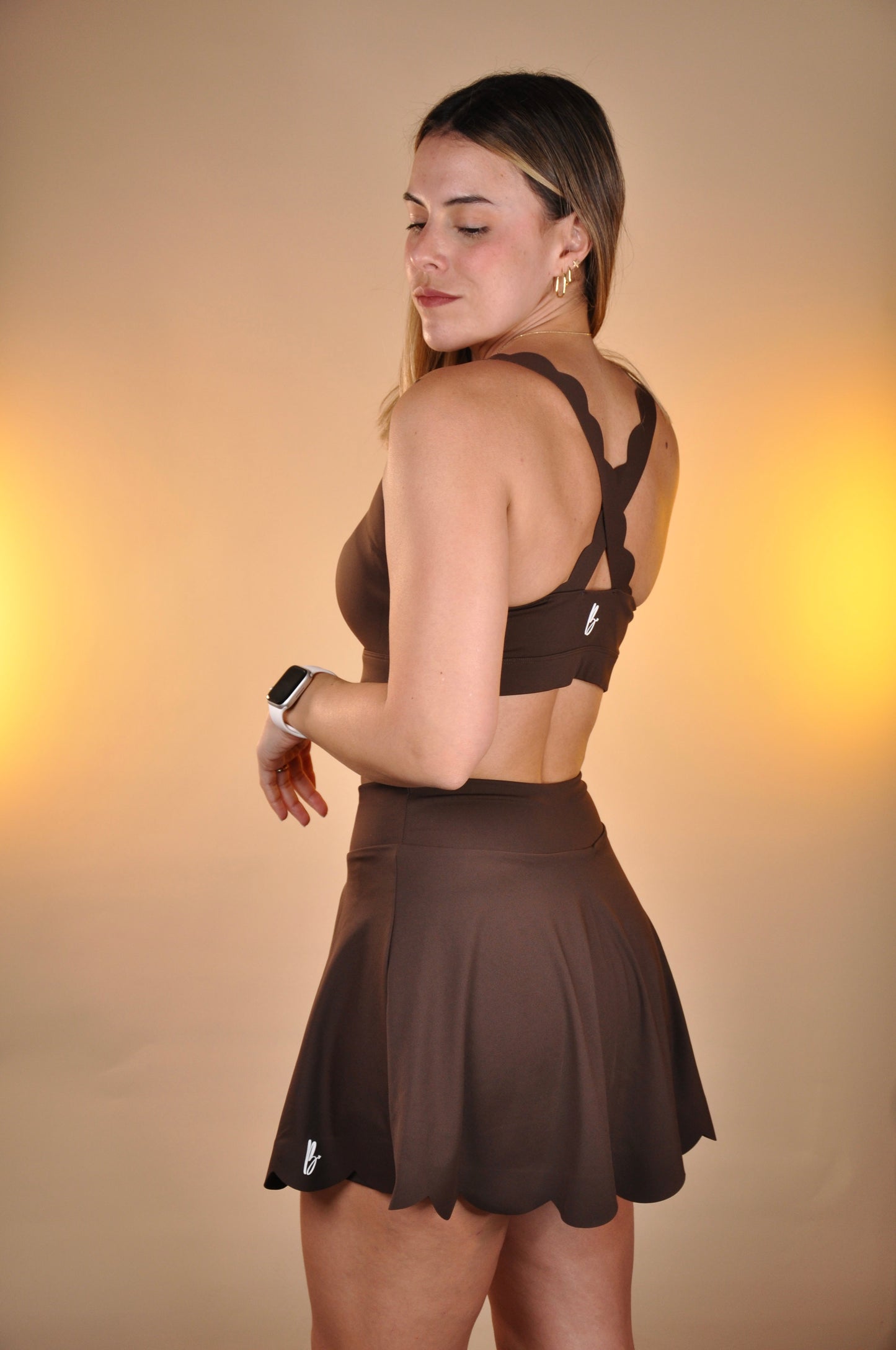 Conjunto top cruzado scalloped y falda