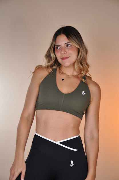 Sport bra twisted back