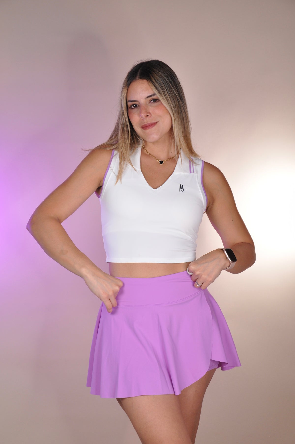 Conjunto top con cuello y falda asimetrica