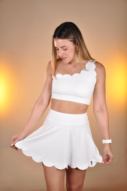 Conjunto top de lado scalloped y falda