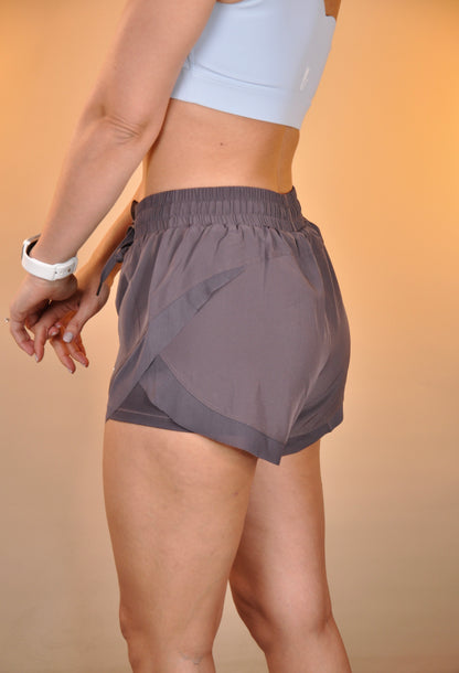 Shorts sueltos tulip mesh