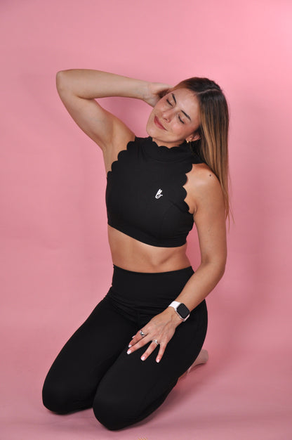 Conjunto halter backless scalloped y leggings