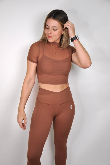 Conjunto top manga corta mesh y leggings