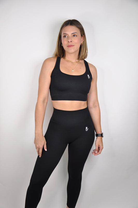 Conjunto top backless y leggings