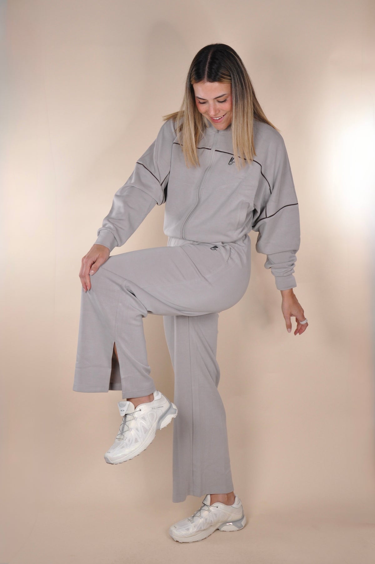 Conjunto de jacket y sweatpants abiertos