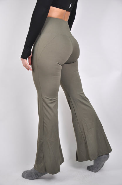 Flared pants abiertos