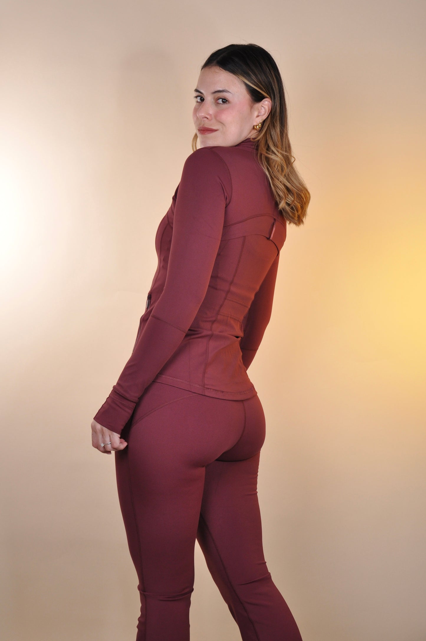 Conjunto define jacket y leggings