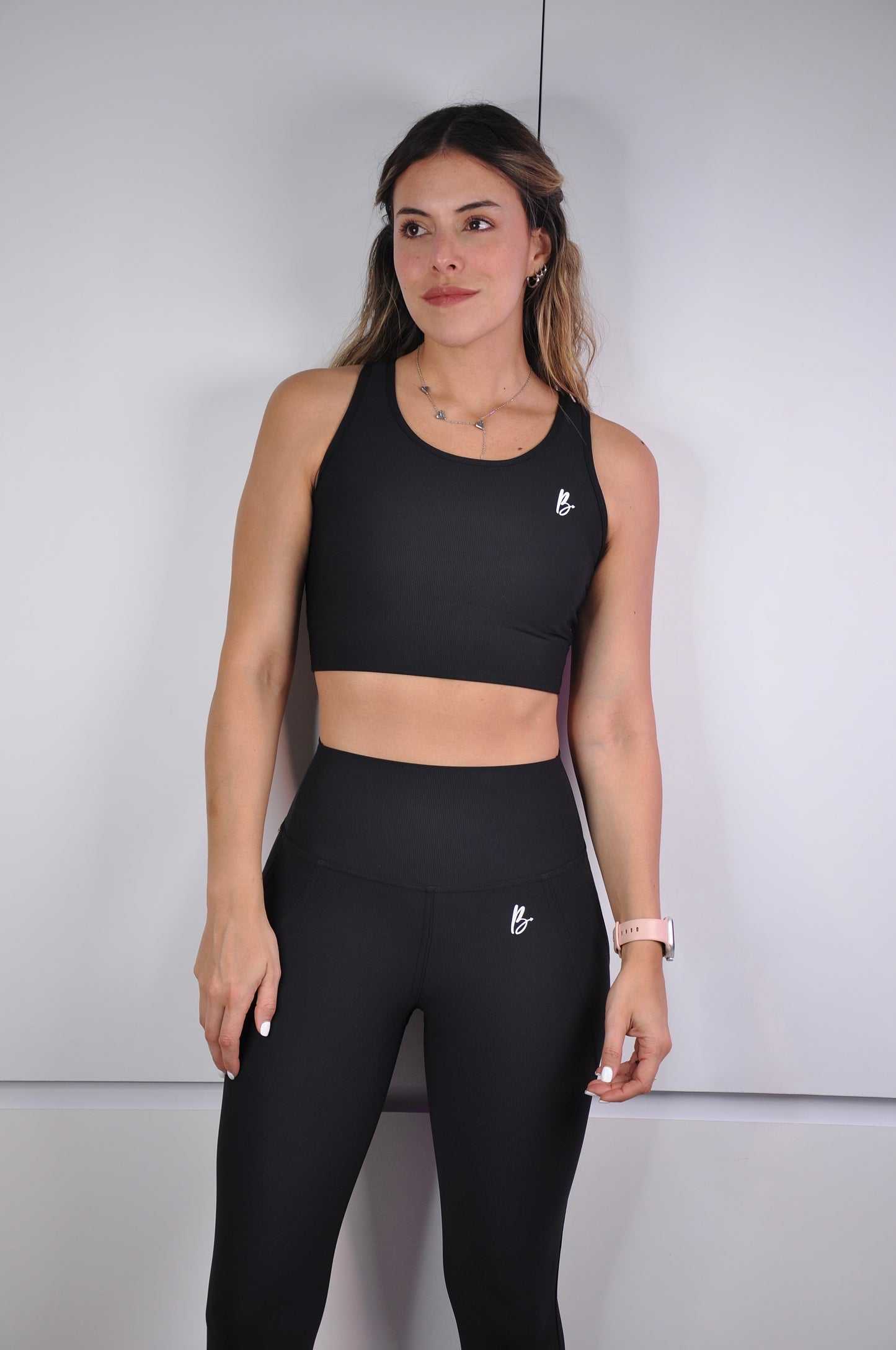 Conjunto top backless y leggings