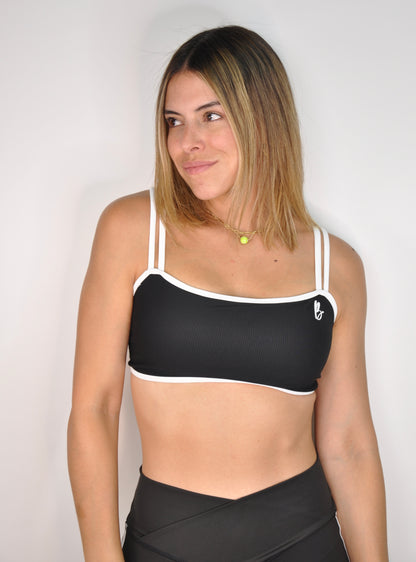 Sport bra recto con borde blanco