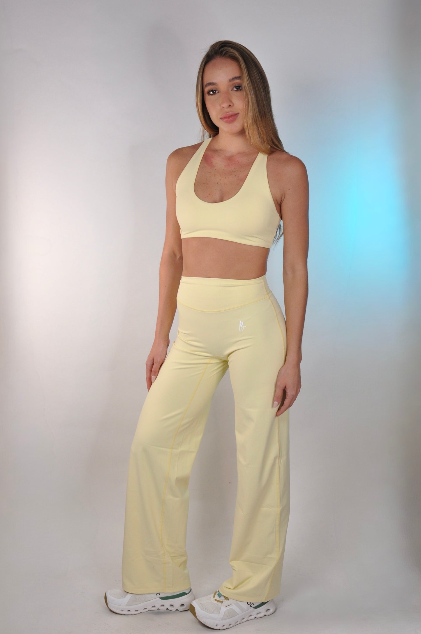 Conjunto de bra y pants bota recta