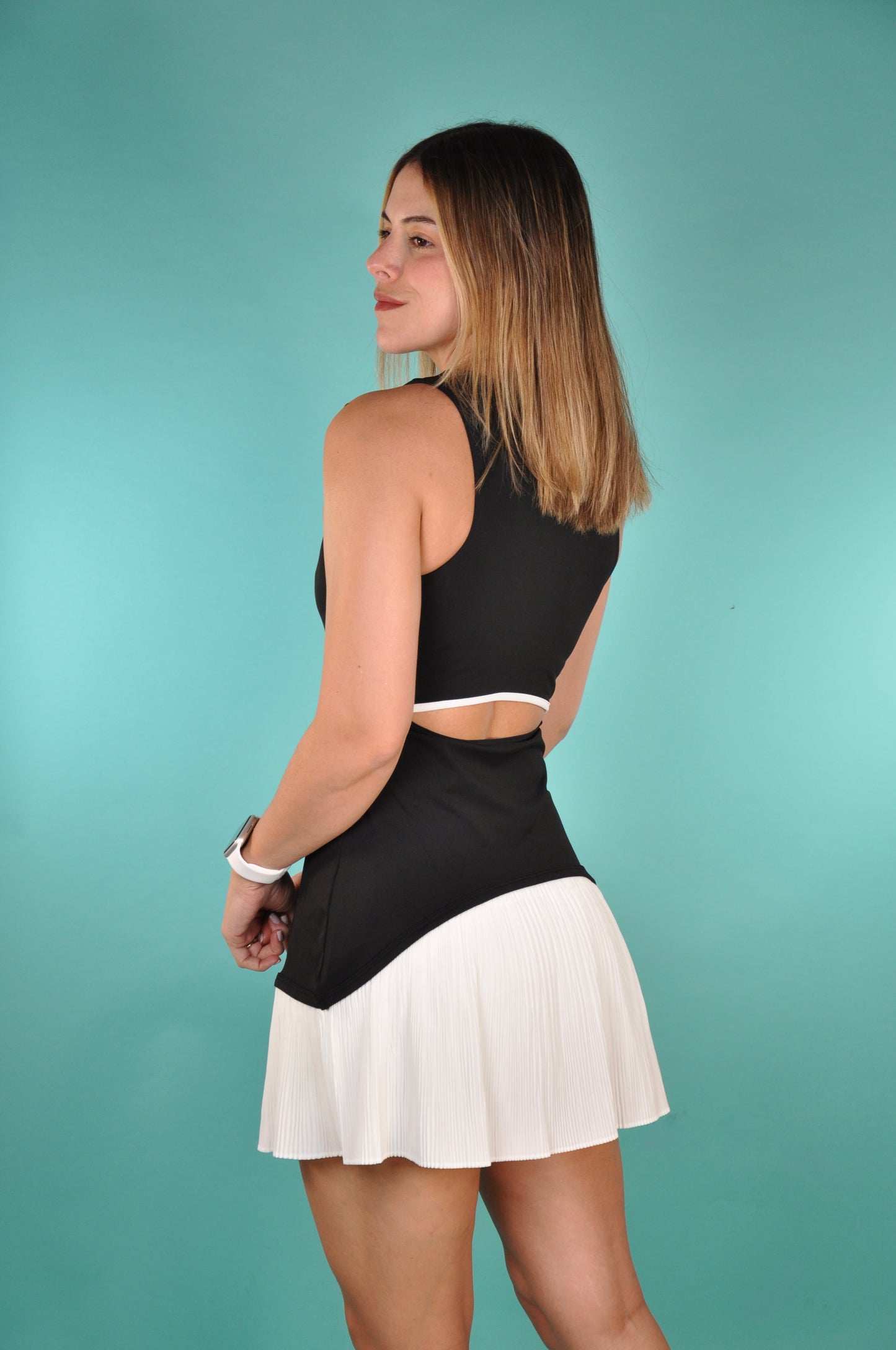 Vestido bicolor plisado
